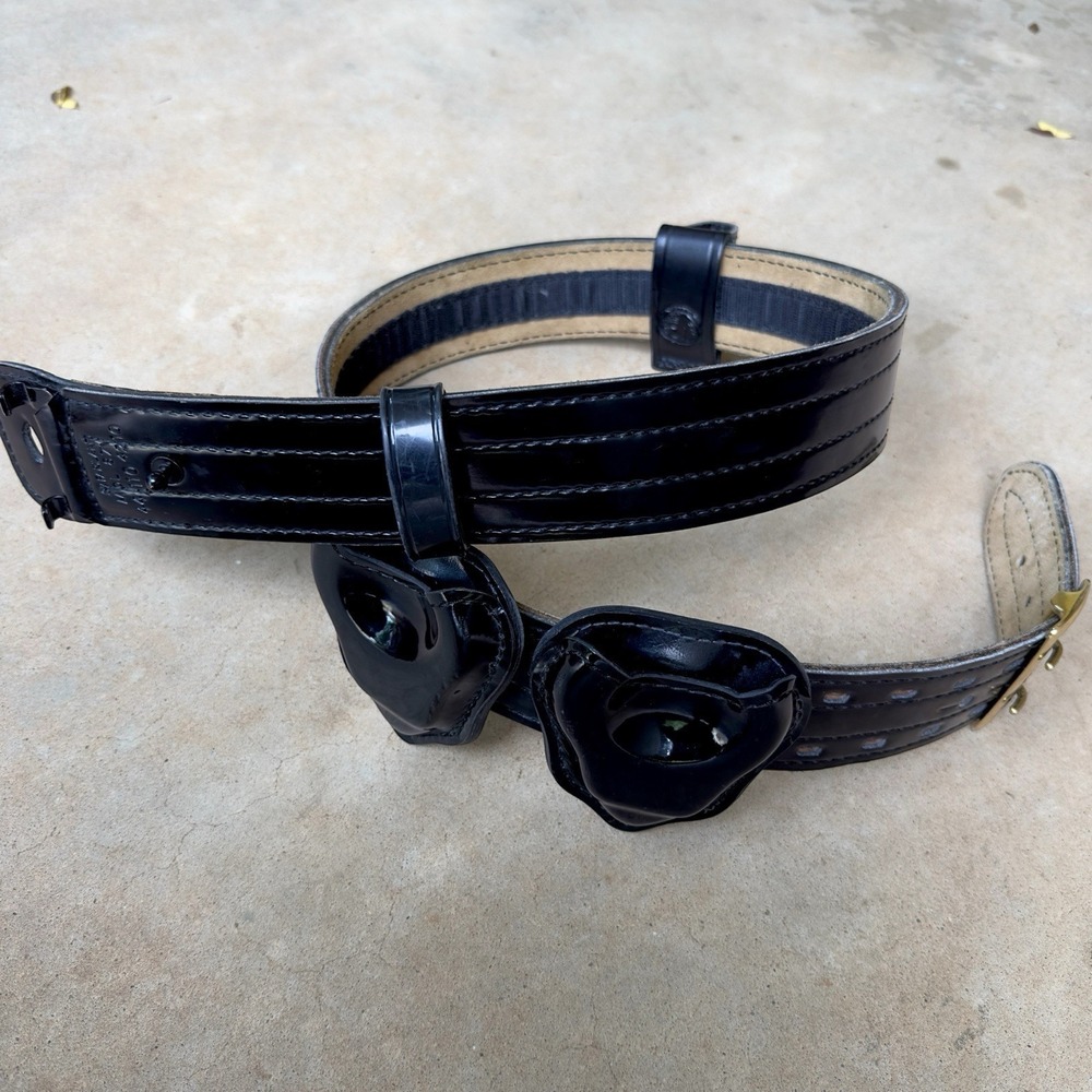 Safariland Duty Belt MDL 87V 44/110 4210 Black Solid Brass Buckle Handcuff Cases